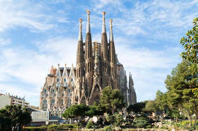 We rijden door tot in de buurt van de beroemde Sagrada Familia, het levenswerk van Antoní Gaudí: