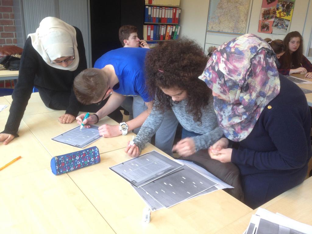 Een leerling: We waren met open armen ontvangen Een dagje op Sint-Jan college Vorige week zijn er zeven leerlingen van de EOA op Sint-Jan college geweest.