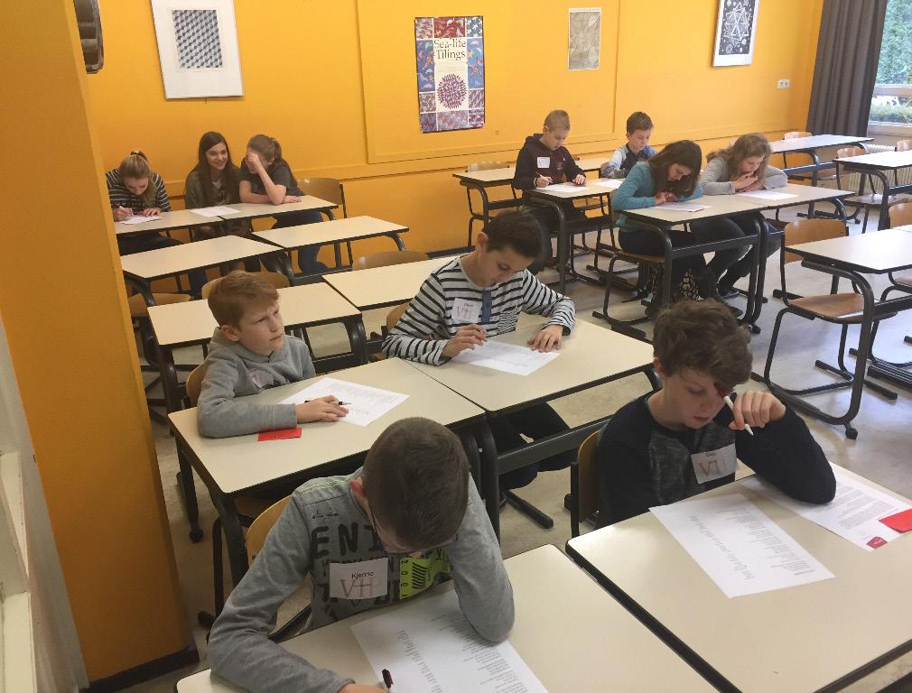 Links de leerlingen op het Sint-Jancollege en rechts leerlingen van de EOA. De mooiste school in Hoensbroek Zeven leerlingen van E.O.A Emmacollege gingen vorige week naar Sint-Jan college in Hoensbroek op vrijdag 3 februari.