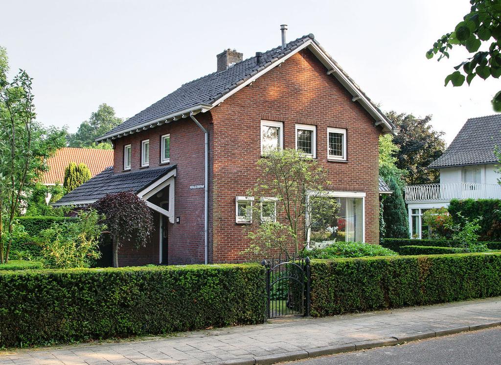 Renovatie Origineel bouwjaar: ca. 1953. De hele woning is gerenoveerd en verbouwd tussen 2000 en heden!