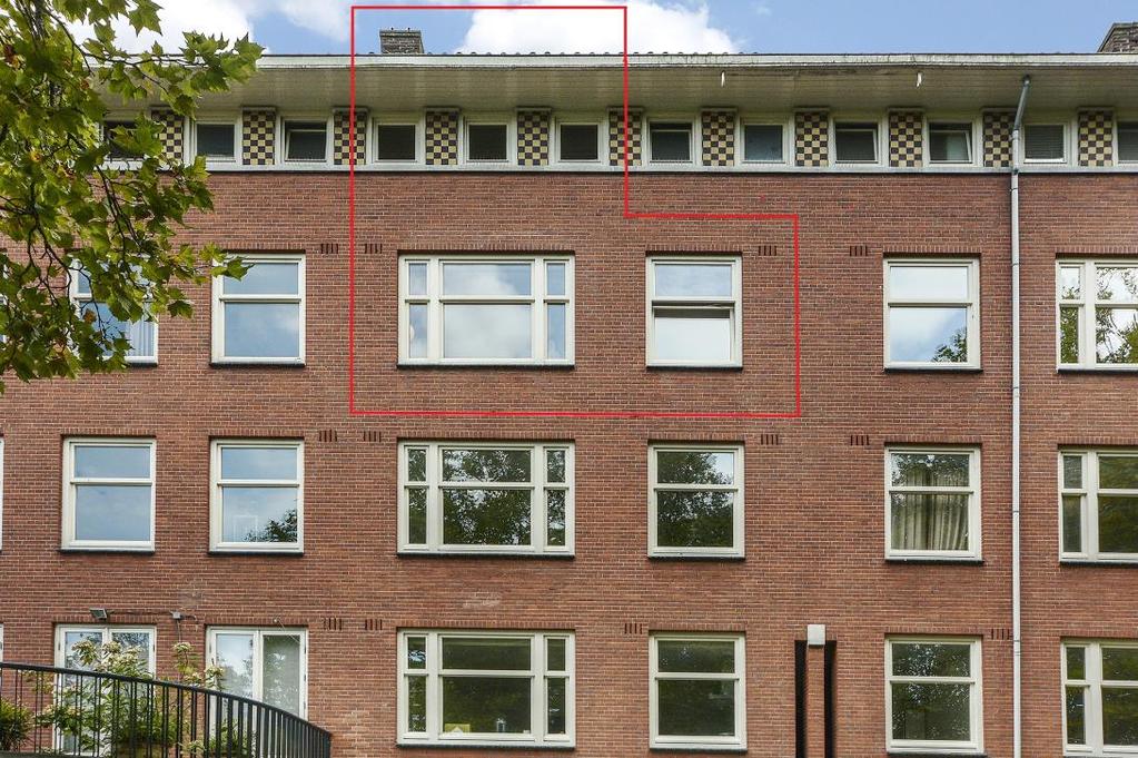 Jan van Galenstraat 173-III 1056 BS Amsterdam Vraagprijs 319.000,- k.k. Bouwjaar 1932 Woonoppervlakte 62,40m² + 17,50m² overige inpandige ruimte + 3,30m² berging (NEN) Inhoud Ca.