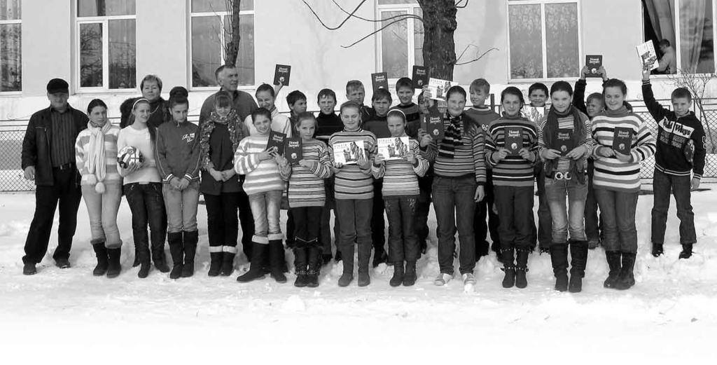 Dankbare kinderen uit Yárok met de geschonken truien en kinderbijbels Dat zegt toch wel iets!
