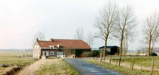 Eigenaren en bewoners van bebouwde percelen staande en gelegen in de in de 1500 Gemetenpolder. Volgnummer 100 Hofstede staande en gelegen in de 1500 Gemetenpolder aan de Vrouwendijk.