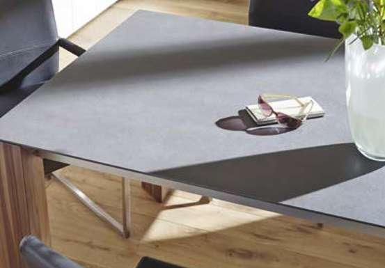 6 T 30 T 30 7 TABLE REPAS T 30 EETTAFEL T 30 30181 Céramique noir-anthracite Keramiek antracietzwart Finition: cœur de noyer, céramique noir-anthracite Chaises: S 300 Uitvoering: kernnoten, keramiek