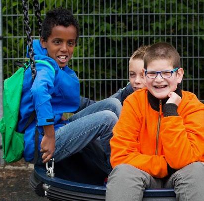 1 ONZE SCHOOL 4 Ons uitgangspunt is steeds: speciale aandacht voor Ons onderwijs is ingedeeld volgens de drie uitstroomprofielen 5 ieders mogelijkheden.