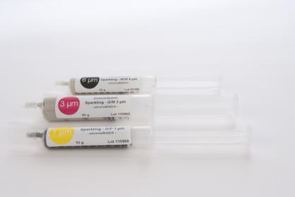 000ml Fijnpolijstsuspensies Omschrijving (ml) OPS Colloidal Siliciumdioxide suspensie 0,05 µm 1050820 1.000ml Fijnpolijstsuspensie voor eindpolijsten van alle materialen.