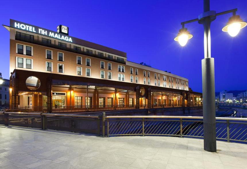 HOTELS NH MÁLAGA MÁLAGA Dit hotel ligt in het historische centrum van Malaga, op ca