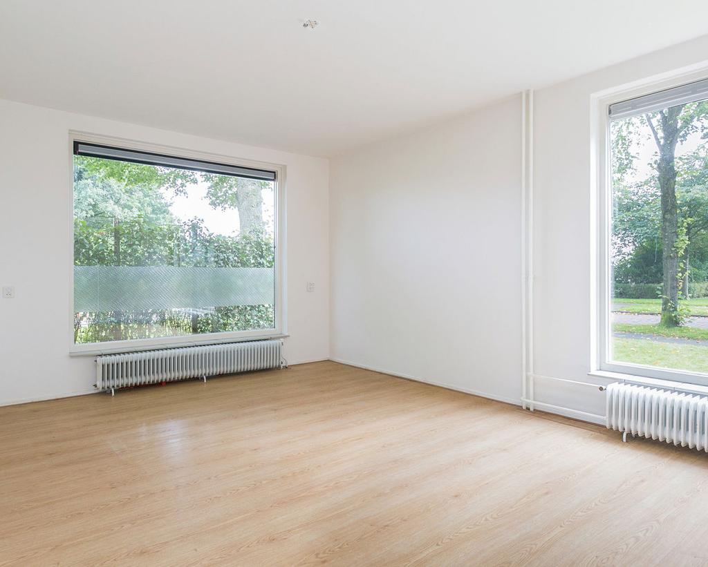 Kenmerken Soort Type Kamers Woonoppervlakte Perceeloppervlakte Inhoud eengezinswoning 2-onder-1-kapwoning 7 143 m² 215 m² 480 m³