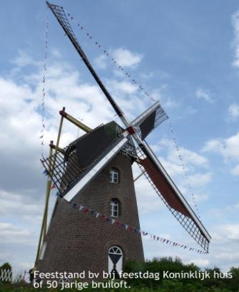 Aan deze stand was dan van ver te zien dat de molenaar even van het werk weg was.