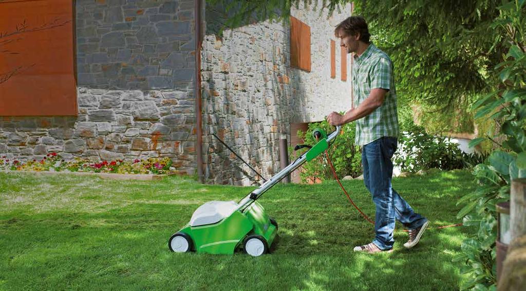 Laat u bijstaan door onze tuinhakselaars die in een oogwenk takken, snoeisel en planten fijnhakken en zo de basis vormen voor uw