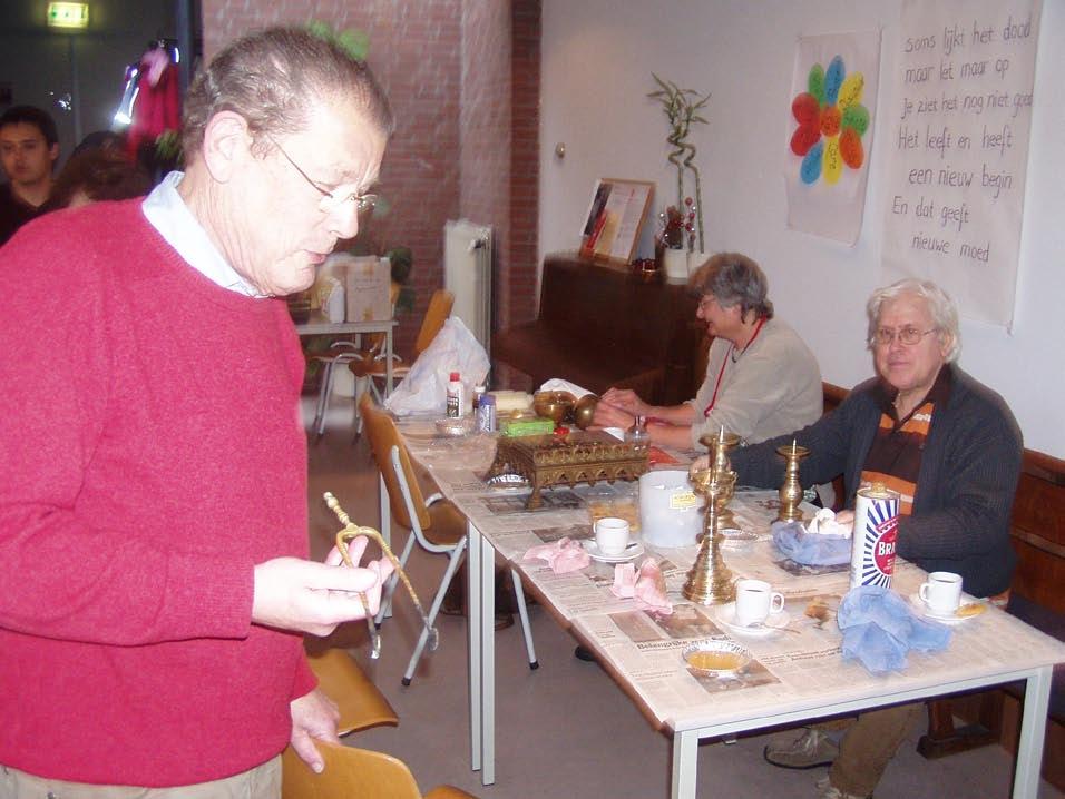 Afscheid Toos van der Hoeven als koorlid Hierbij wil ik het kerkbestuur hartelijk bedanken voor de bon die ik kreeg bij mijn afscheid als koorlid. Dit heb in ongeveer 45 jaar met plezier gedaan.