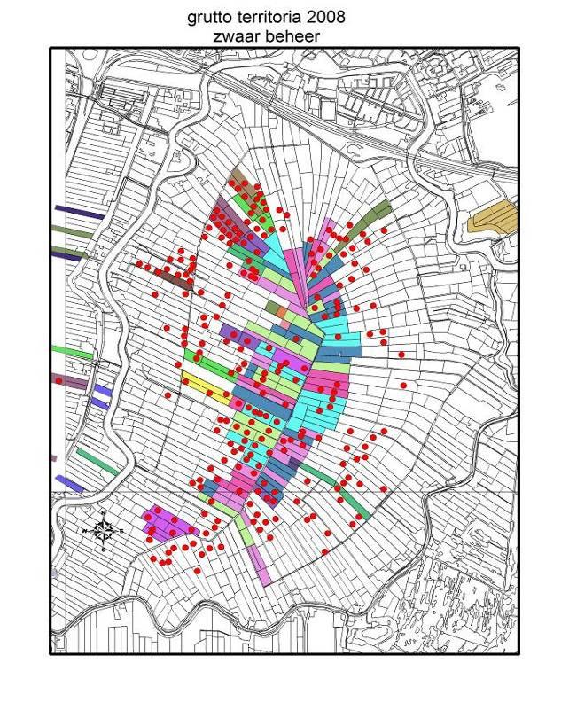 Figuur 4. Kaartbeeld beheer en territoria Figuur 5. Kaartbeeld alarmtelling 24 mei Het aantal gruttoterritoria was 233. Het aantal gezinnen op 24 mei was 128: BTS 55%.