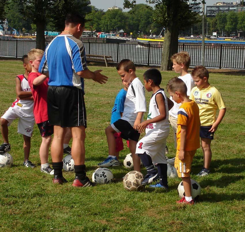 Groepsmethode: een bestaande jeugdzorggroep met zwaardere tot lichte problematiek werkt via een specifiek aangepast en veelal verplicht sportprogramma een aantal weken lang gericht aan een specifiek