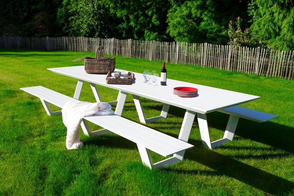 PICKNICKTAFEL RICARDO Afmeting 240x200cm = SHOWROOMMODEL Normale prijs: 1 922,00