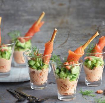 verrine Cocktailsalade van Vis en Garnalen Vul de glaasjes tot aan de helft met Cocktailsalade van vis en garnalen.