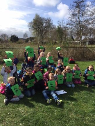 * Donderdag 20 april flessen gevuld met water in blauwe rugzak meenemen naar school en tevens het sponsorformulier met het geld inleveren.