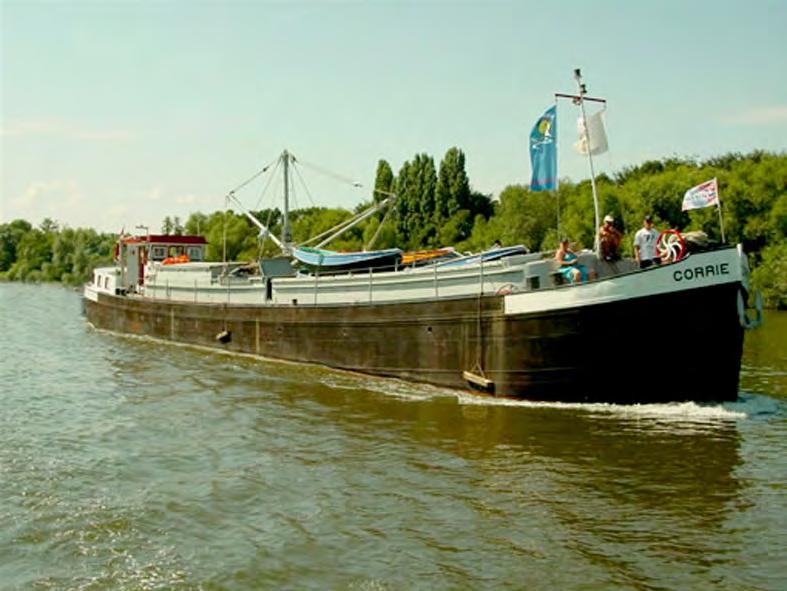 Horeca op het water Drijvend voorziening op het water los van de kade (restaurant boot) De boot kan een publiekstrekker worden zoals de huidige pannenkoeken boot aan de Waalkade in Nijmegen.