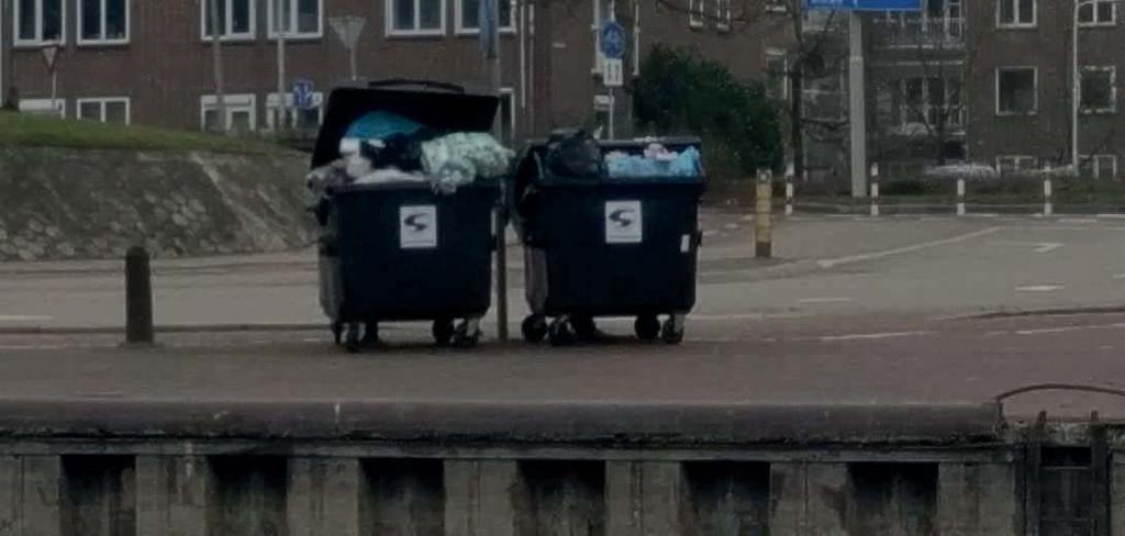 Foto: Esther Lubbers Huisvuil Over en uit Op 1 oktober in de najaarsvergadering werd besloten, nadat Sunniva en ik een oriënterend gesprek met het ministerie hadden gehad namens de ASV, dat de ASV