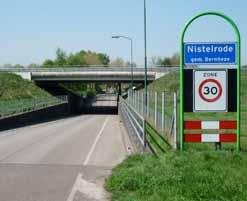 passages van zware motorvoertuigen (vrachtwagens). Afbeelding 45: De viaducten Loo en Menzel bij Nistelrode en de inbouwlocaties van de en. 6.3.