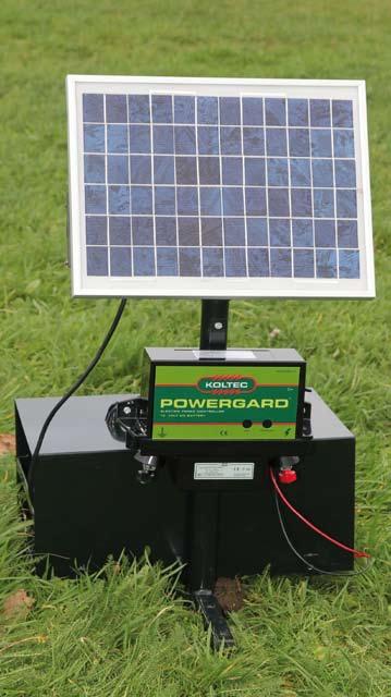 SOLAR SETS 1. SOLAROPSTELLING POWERGARD XP Sterke apparaten gebruiken ook veel energie. Als deze energie uit accu s gehaald wordt moet regelmatig de accu gewisseld worden.
