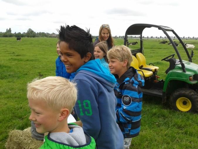 Ook hebben we wel drie hoogzwangere koeien gezien. Ze waren echt enorm en bij de pasgeboren kalfjes zat ook nog een tweeling! De afgelopen maanden stonden voor ons dus in het teken van de boerderij.