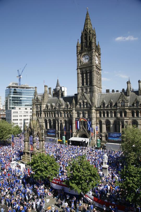 The Manchester Case Study - Sport Manchester 530 000 inwoners Eén van de snelst groeiende Engelse steden (buiten London) Economische hoofdstad
