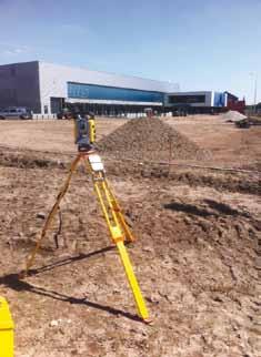 3D-egaliseren en -grondwerk Traycon infra meting B.V. kan met een 3D Robotic Total Station met machinebesturing werkzaamheden uitvoeren volgens een 3D-model.