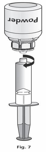 Draai de injectieflacon ondersteboven en zuig de oplossing op in de injectiespuit (Afb. 6). De oplossing in de injectiespuit moet helder zijn of een lichte parelmoerglans hebben.