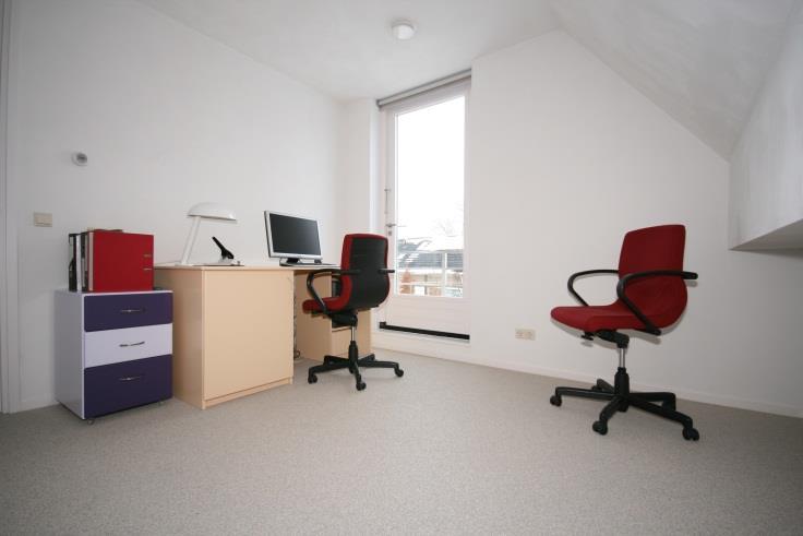 Een ideale ruimte dus ook voor bijvoorbeeld kantoor en/of praktijk aan huis.