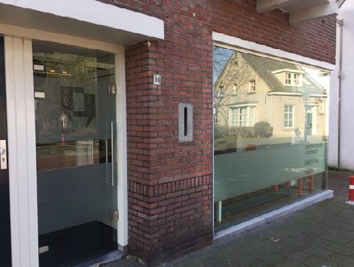 Algemeen De kantoorruimte is op een zeer sfeervolle locatie gelegen. In de directe omgeving zijn onder andere dienstverlenende kantoorgebruikers en diverse horeca en winkels gevestigd.