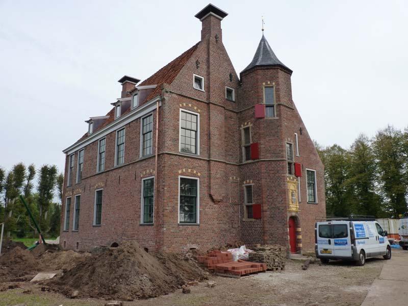 De Burcht uit de steigers Tot slot: wanneer gaat de Burcht open voor het publiek? De restauratie nadert zijn voltooiing. De oplevering verwacht ik rond de kerst, het gebouw is dan klaar.