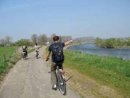 Foto: Anita Coenen Ontdek het Smalste Stukje Nederland per fiets! Fiets op één dag door drie landen! Vooral voor fietsliefhebbers is in het Smalste Stukje Nederland veel te beleven.