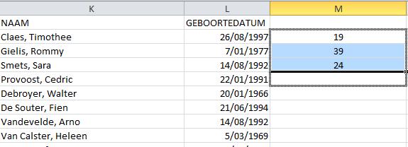 5. Het bereik is de geboortedatum van de lener tot vandaag. Excel maakt een plusteken van de cursor wat betekent dat je de cel met de geboortedatum die je wilt omzetten, kan kiezen. 6.