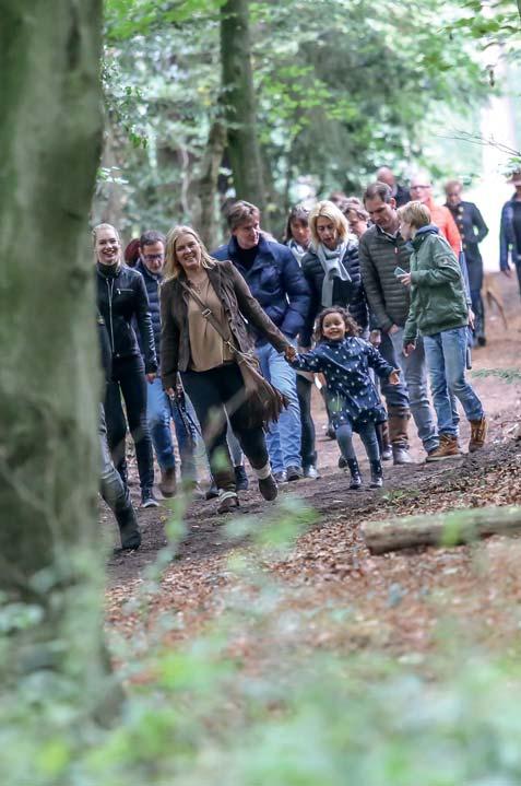 Stand/hospitality bevoorrading tijdens de wedstrijd (5 t/m 8 oktober) Tijdens de wedstrijddagen zijn auto s/bussen op de Herfst-Fair en het hoofdterrein niet toegestaan.