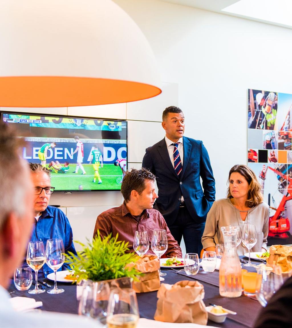 ROOMS PSV Tijdens de wedstrijden in het Philips Stadion gebruikt u uw eigen Business Room als luxe hospitality-ruimte, die u geheel naar eigen smaak en inzicht mag inrichten.