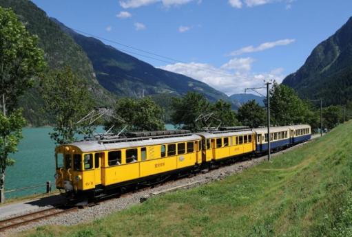 De Rhaetische Bahn door de jaren heen Een (dia)lezing door Hans Bikker Woensdag 28 februari 2018 Bij de viering van 100 jr.