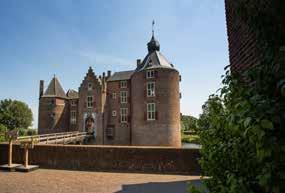 Groepen & arrangementen Kasteel Ammersoyen is een leuke bestemming voor een groepsuitje. Bezoek het middeleeuwse kasteel met uw vereniging, collega s, familie of vrienden.