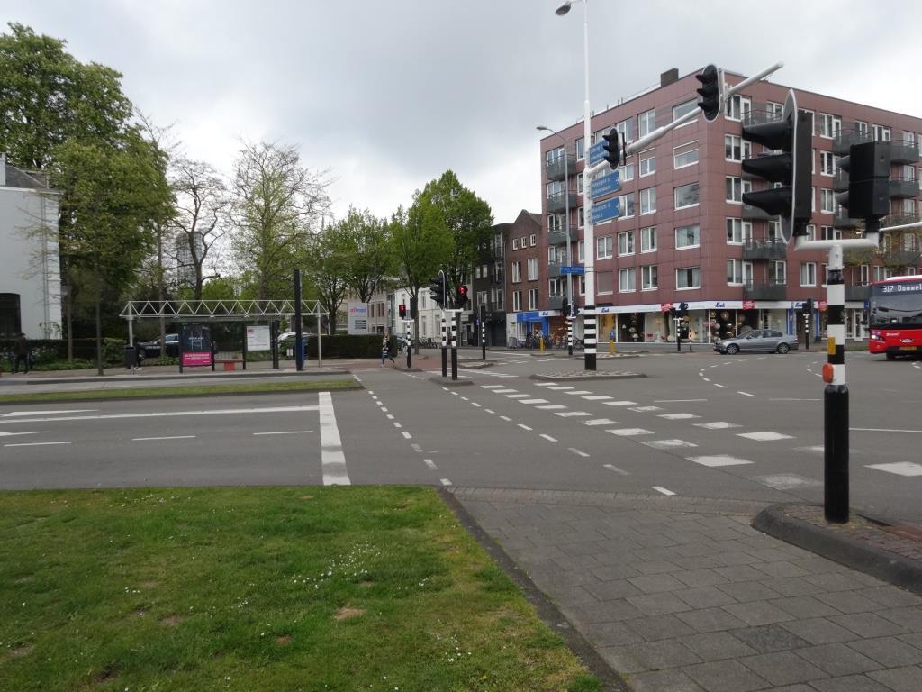 9. PC Hooftlaan/Hertogstraat Alleen