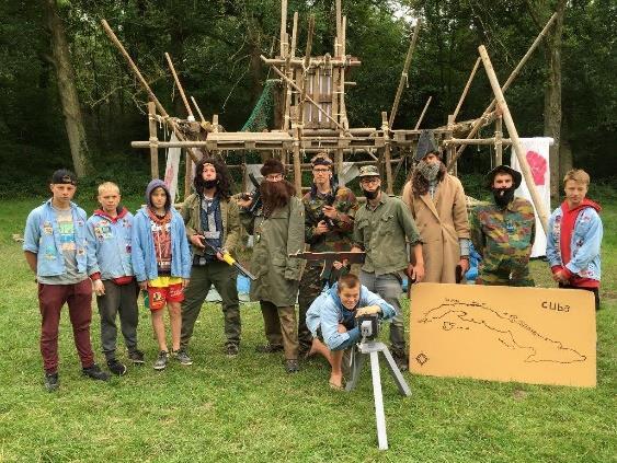 Prachtige wandelingen met de hele groep. Na mei stoppen de activiteiten omdat de leiding examens heeft.