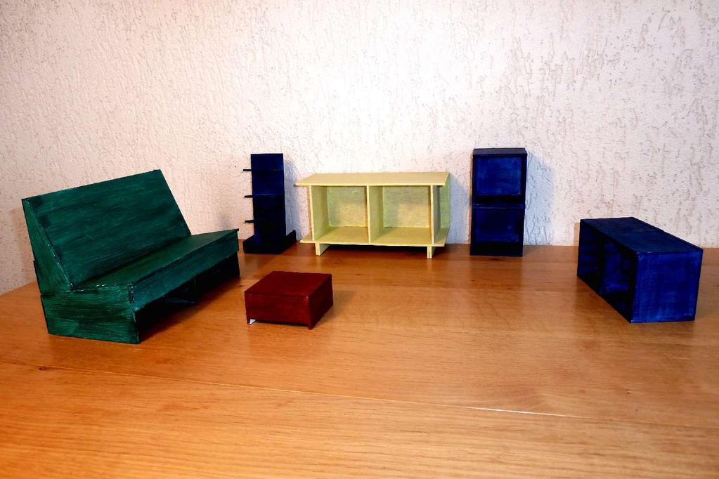 KUUPIDOOS minimalistische meubelen op maat Kuupidoos is een systeem van multiplex meubelen.