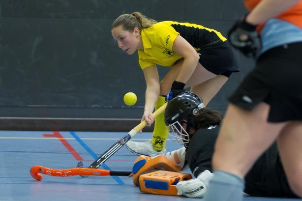 Verschillen zaal- en veldhockey Slaan pushen 5 meter 3