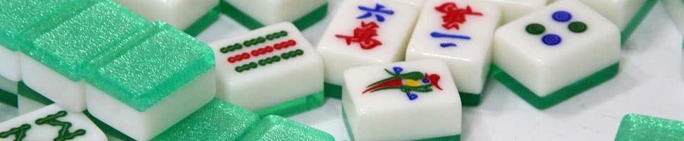 stenen meer over hebt. Er zijn verschillende manieren om Mahjong te spelen, in de loop der jaren zijn in elk land varianten ontstaan van het originele Mahjong.