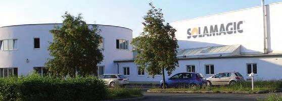 Bedrijfsleiding Dirk Assenmacher, Oliver Kersting RUIMTE VOOR IDEEËN IDEEËN VOOR WARMTE SOLAMAGIC is in 1991 opgericht als producent van lichtarmaturen met vestiging in Zeulenroda/Thüringen.