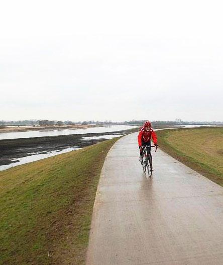 dat bij laagwater voldoende water door de IJssel blijft stromen en bij hoogwater helpt om de piekafvoer veilig richting IJsselmeer af te voeren.