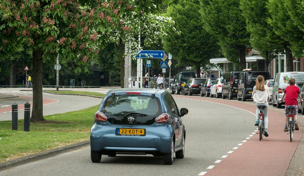Verkeer (geeft mede invulling aan ontwikkellijn 3) Gemotoriseerd verkeer De hoofdontsluiting van de binnenstad voor het gemotoriseerd verkeer vindt plaats op de singelring.