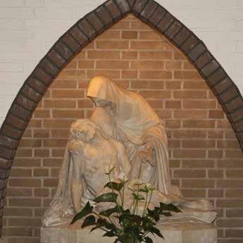 Bijzondere piëta In 2007 werd in de Theodorakapel een piëta gevonden. Het beeld van de treurende Maria met de overleden Jezus in haar armen was verborgen achter een blinde muur, in een afgesloten nis.