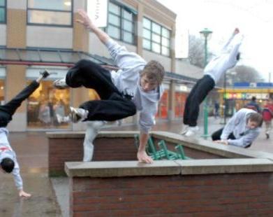 Parkour/Freerunnen Sport 3. Parkour is een discipline geïnspireerd op de trainingsmethodes van delen van het Franse leger tijdens de Vietnamoorlog.