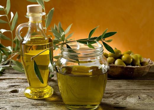 19,90 /liter Olijfolie-CPOL Zoals we allemaal weten is Italië een van de grootste producenten van olijfolie.