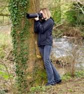 handleiding: Fotografiecursus Deel 8 Hierbij valt wellicht op dat het camera standpunt wel mee verandert; in afbeeldingen 2 houd je de camera een stuk lager dan in afbeelding 1, wat uiteraard de