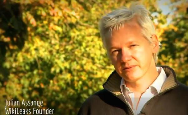 Kijk naar de volgende video, waarin Julian Assange, de oprichter van Wikileaks, vertelt over enkele grote successen en over de problemen van de organisatie.